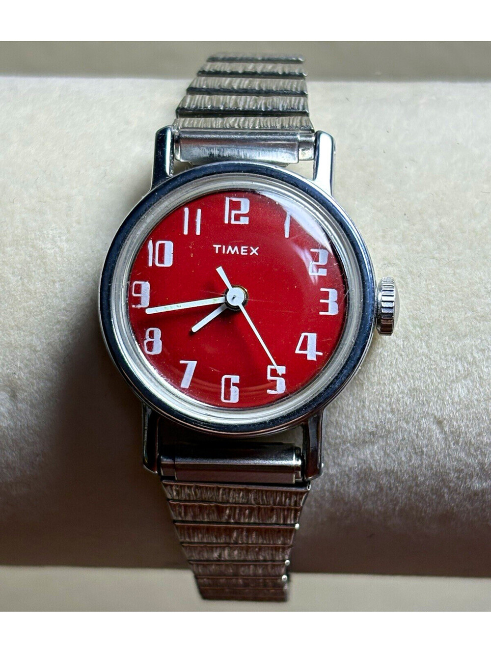Timex Analog Wristwatch Red Dial Arabic Numerals Silver Stretch Bracelet